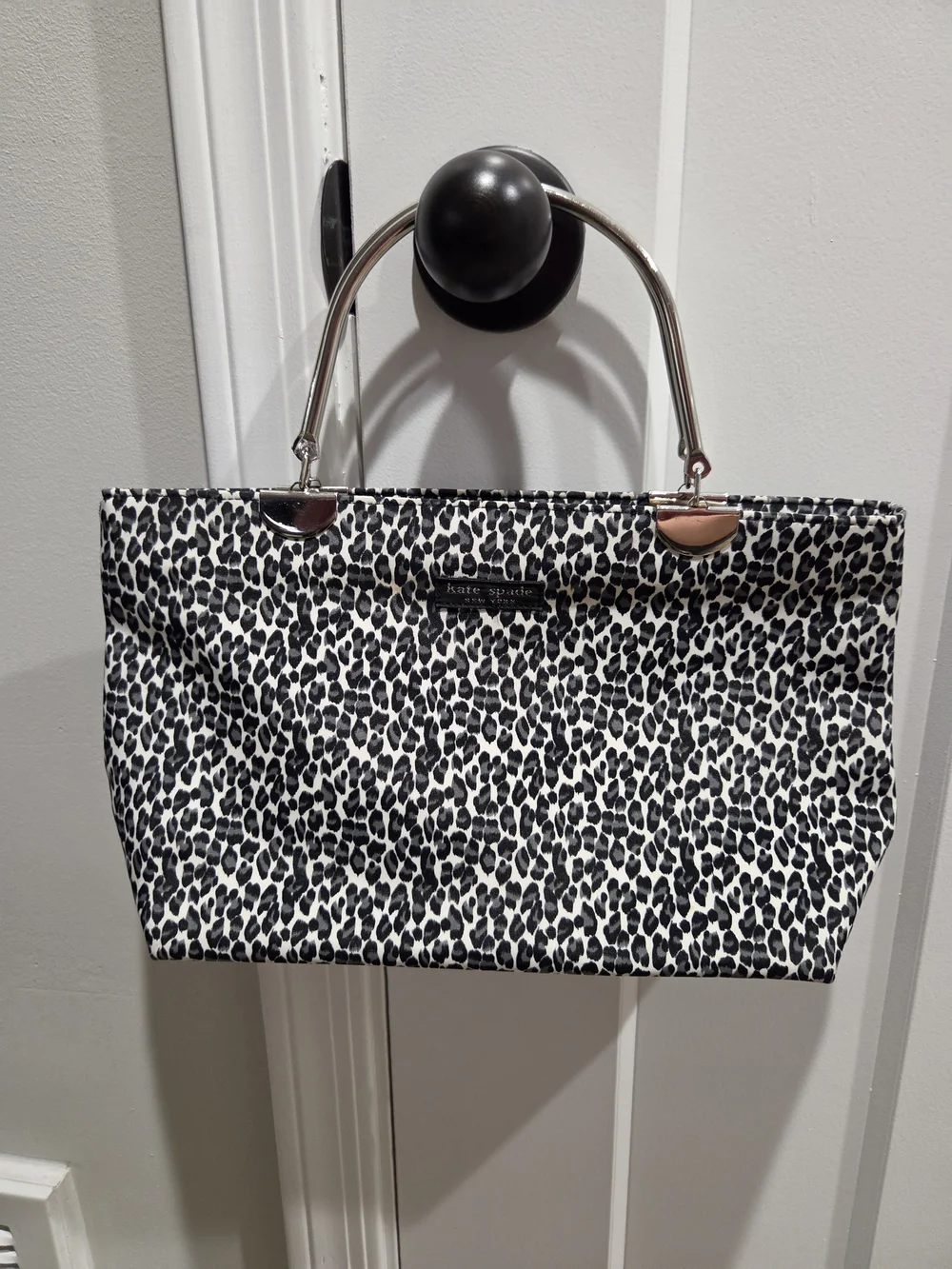 AMazing Kate Spade Black & White Leopard-Print Handbag With Metal Handles Y2K
